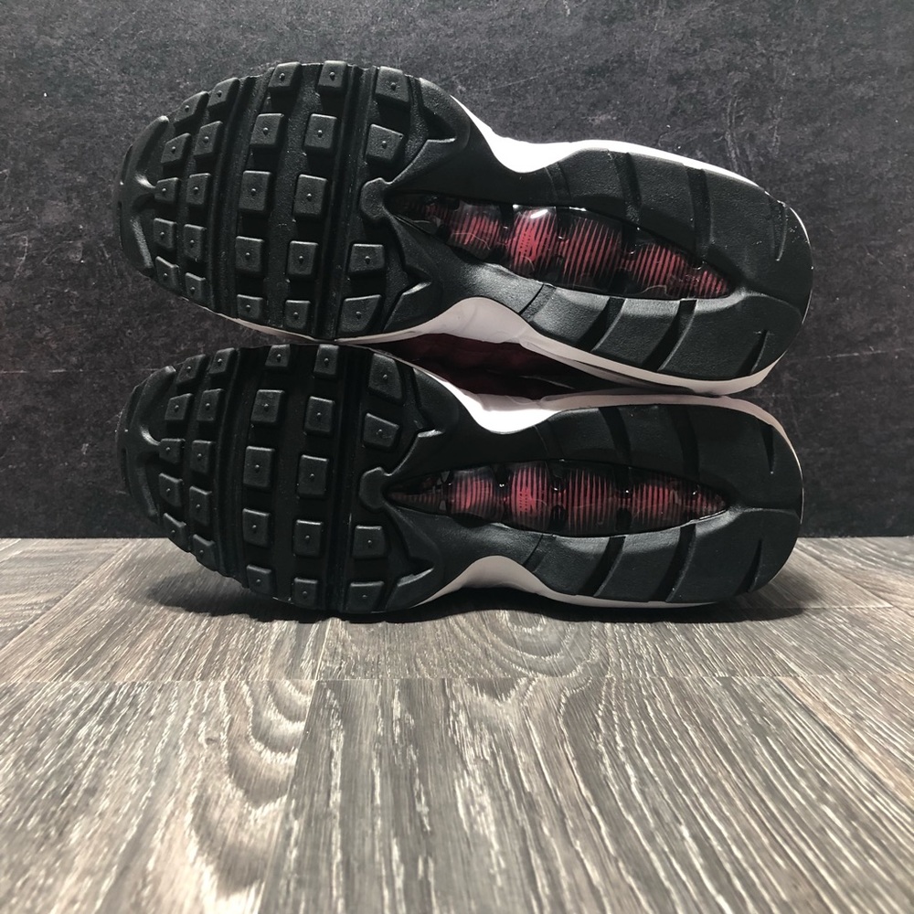 Nike Air Max 95 LX Red Crush Satin & Terry NWOT - Picture 7 of 8